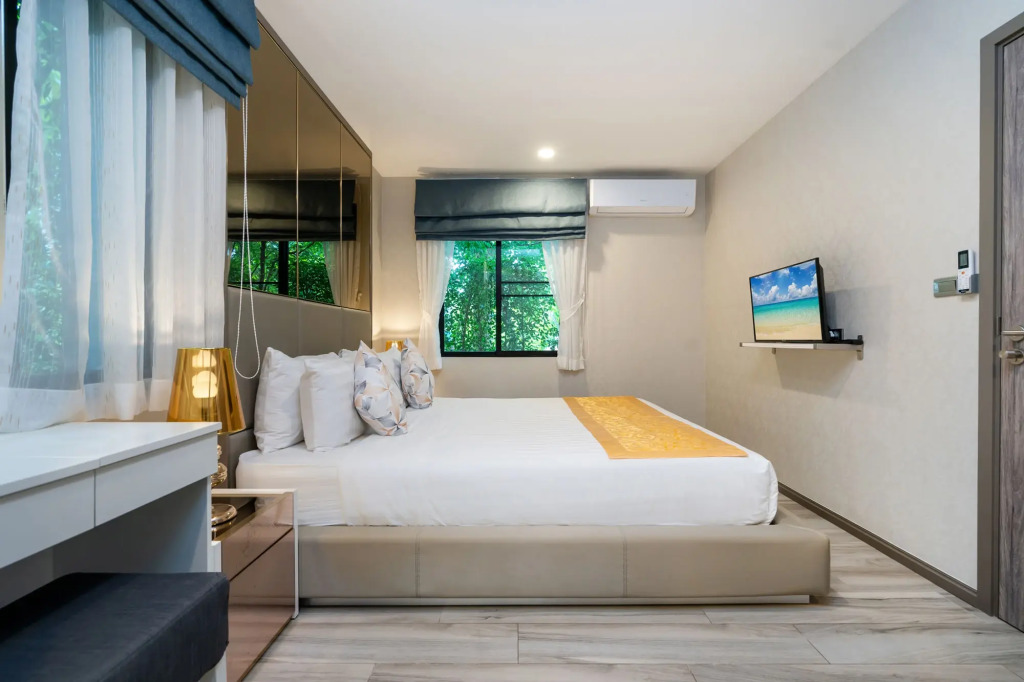 46m2 Luxury Poolside 1 Bedroom Free Netflix Apartments	