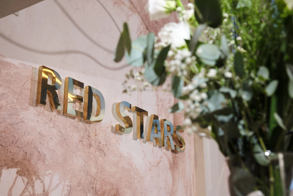Red Stars Hotel