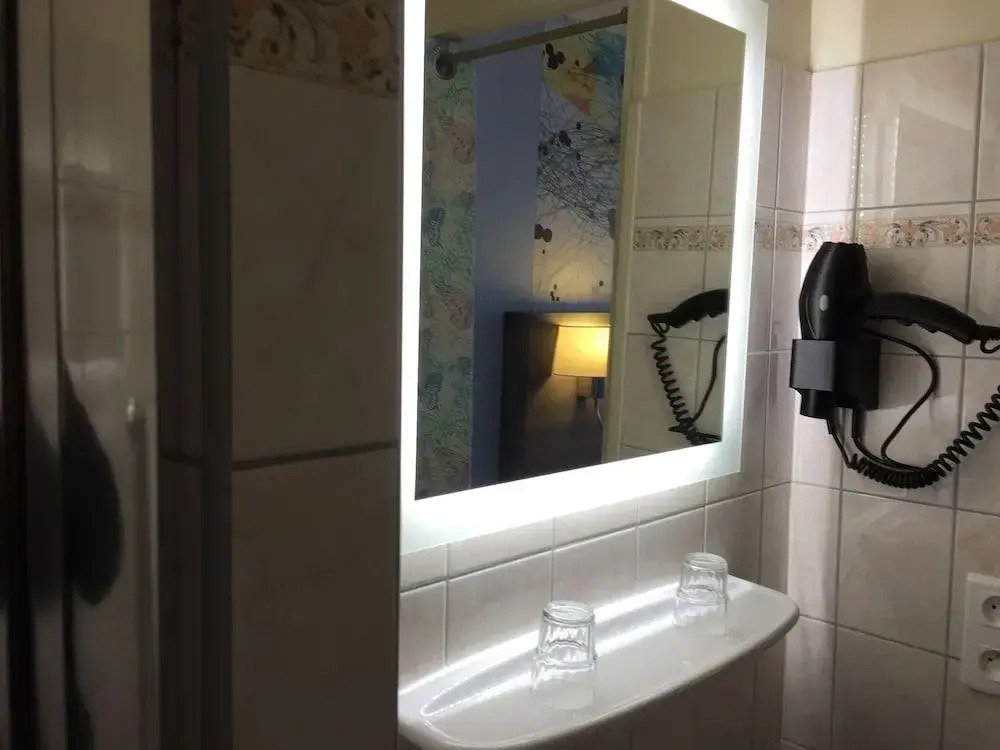 Отель Hotel de lAvenue