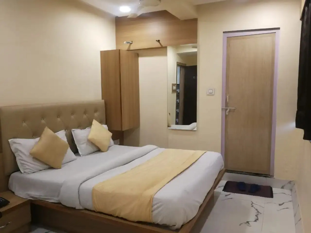 New Pathik Hotel