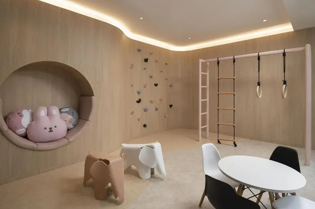 Отель JonoX Phuket Karon Hotel