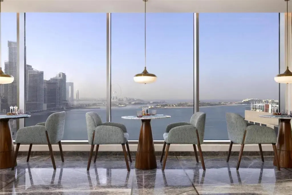 Отель Tumbi Hotel Dubai The Palm, Tapestry Collection by Hilton