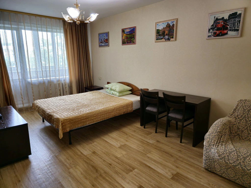 Квартира на Амурской 100