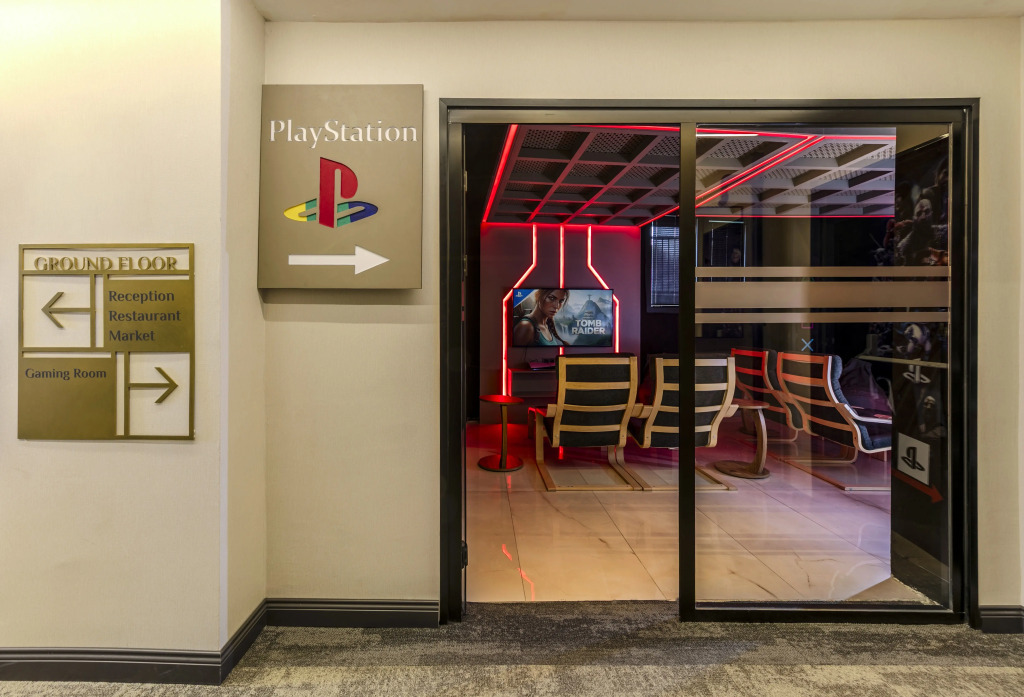 Elysian Airport Hotel & Restaurant