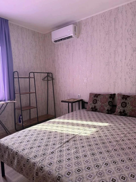 Квартира Удобная с Парковкой и Двориком Недалеко от Центра