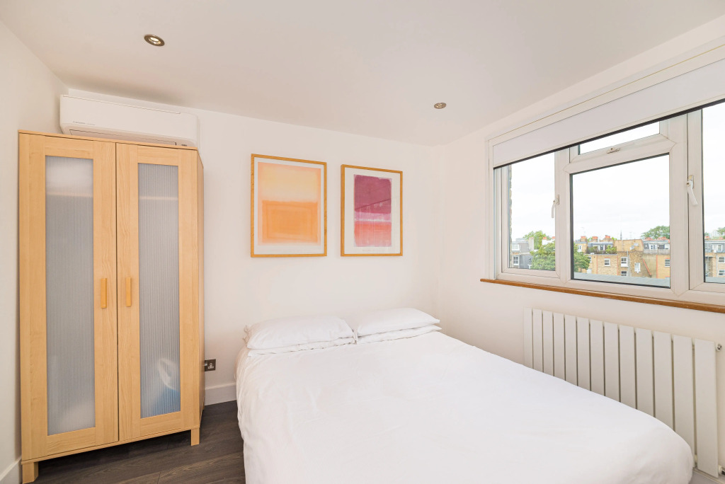 Апартаменты Bright Aircon Apartment Earls Court
