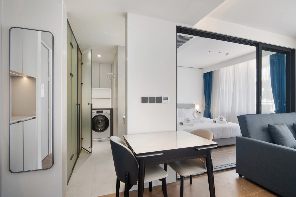 Апартаменты Resort D305 Beachfront One-Bedroom