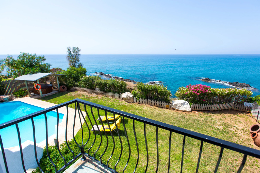 Clarissa & Carmel’s Villa