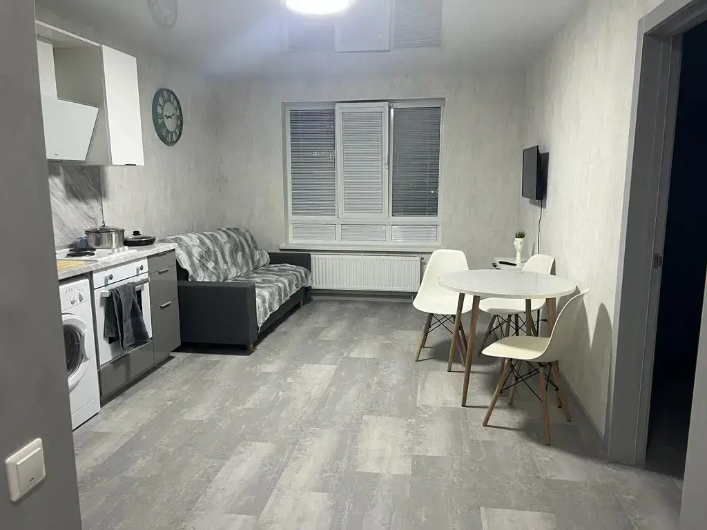S Balkonom Flat