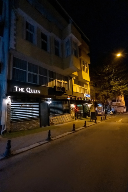 The Queen Hotel