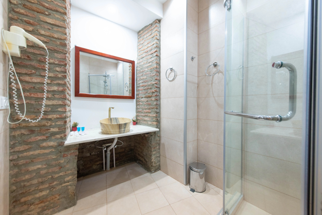Kraveli Hotel