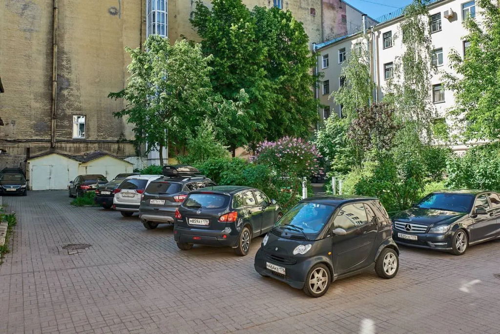 Квартира с Тремя Спальнями в Тихом Центре