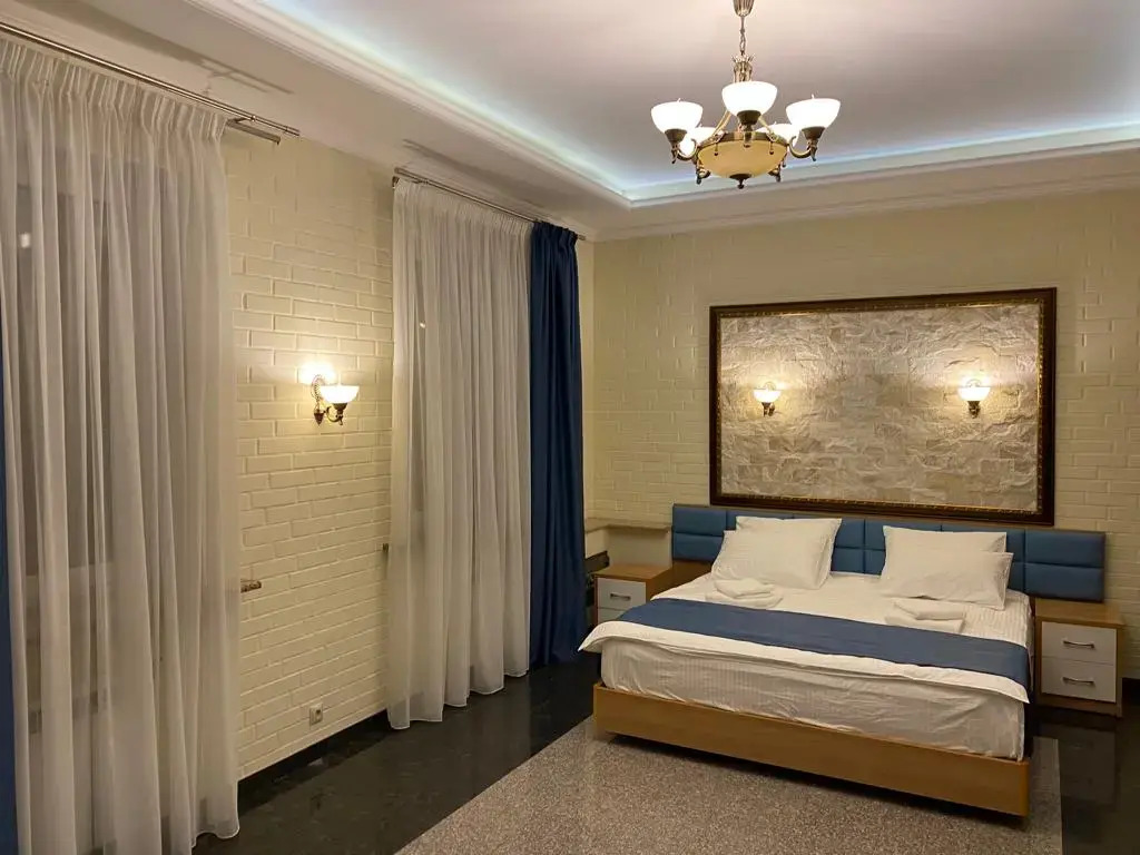 Mandarin Hotel
