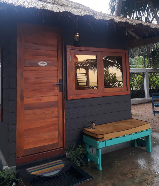 Мини-отель Tomorrowland Beach Villas & Fisherman's Wharf Restaurant