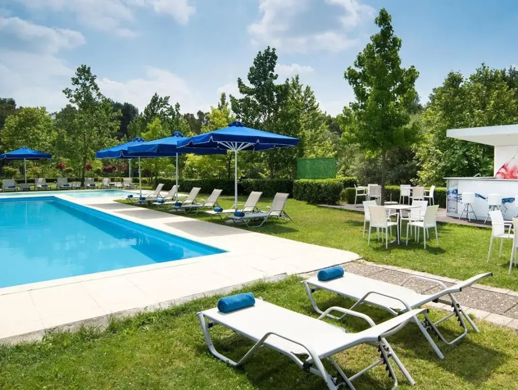 Mak Albania Hotel