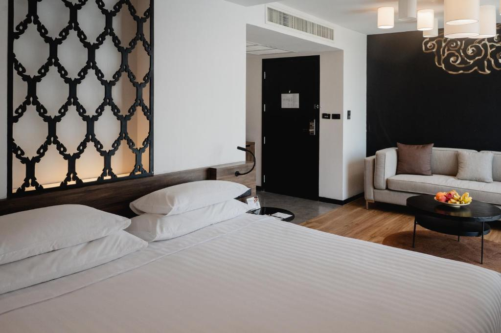 RakYim Siam - Sukhumvit 15
