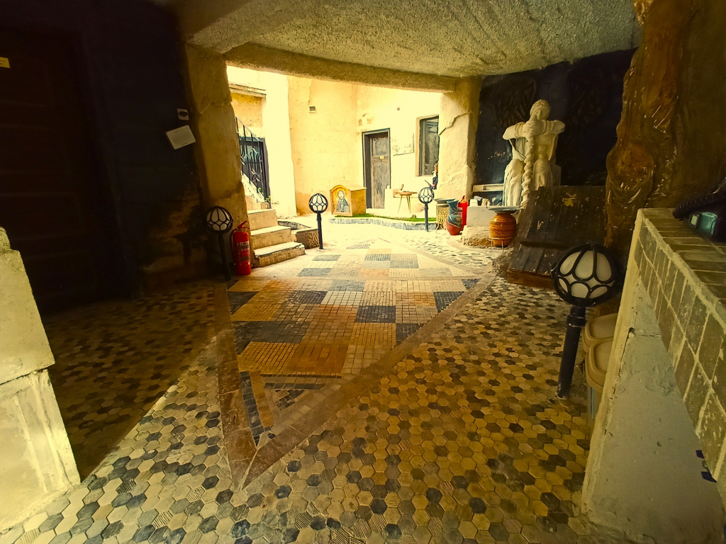 Отель Stone Age