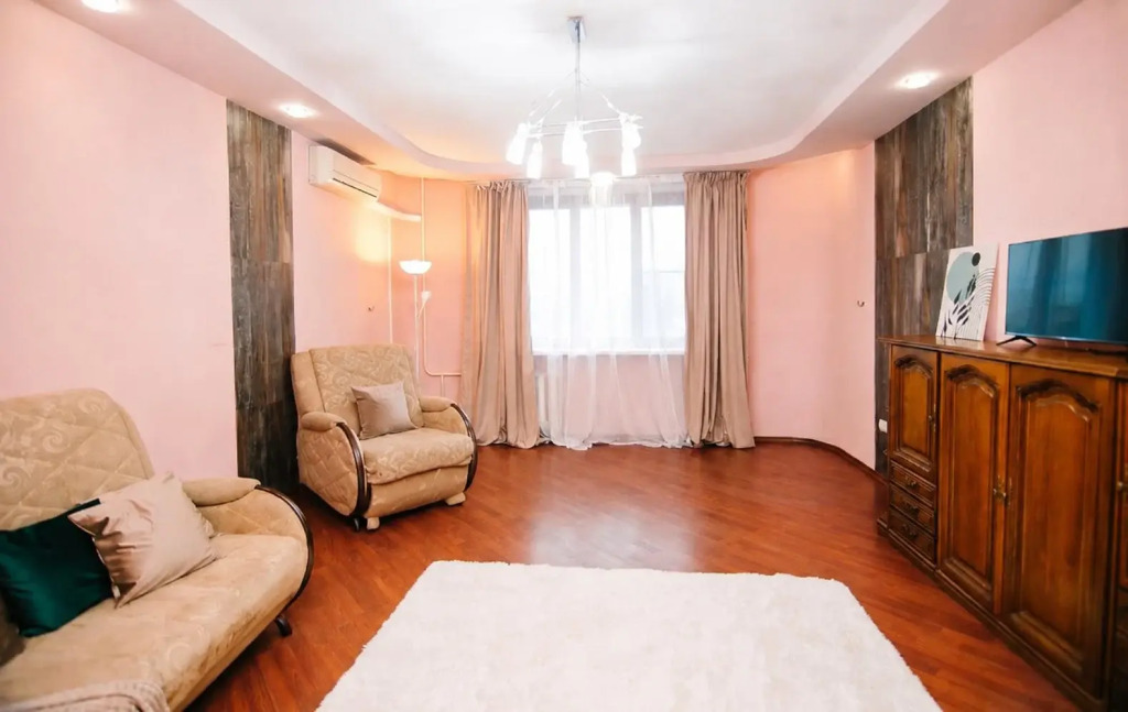 Квартира Myhome Yourhome рядом с Ботаническим садом на ул. Академика Платонова д.10 к.4.
