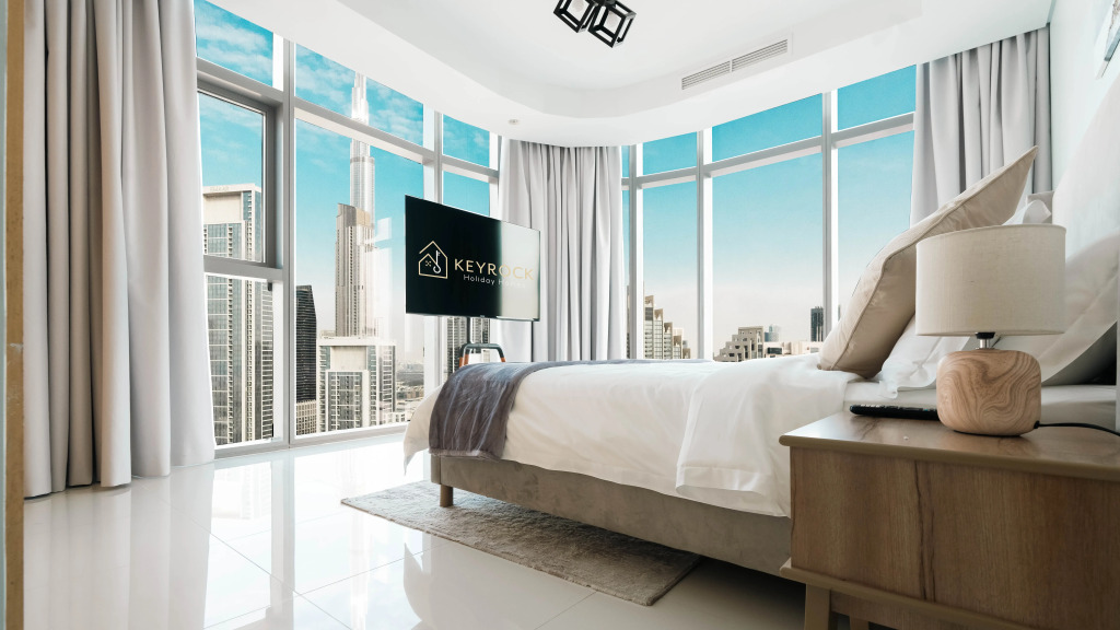 Апартаменты Keyrock Living - 3BR Luxury in Paramount Downtown