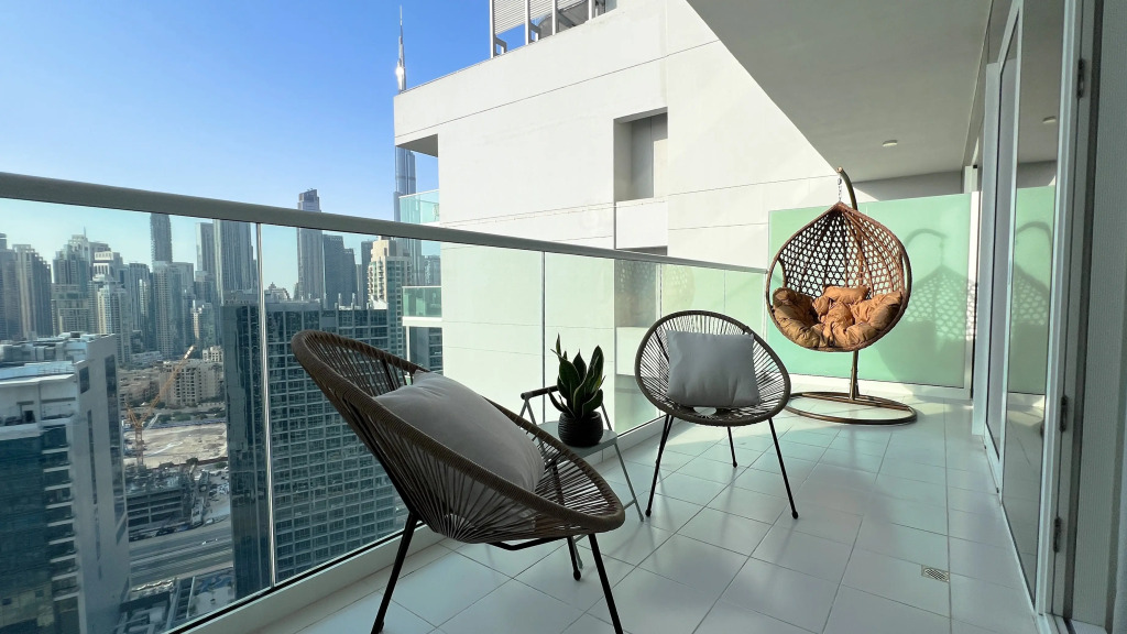 Апартаменты Keyrock Living Reva Residence Premium