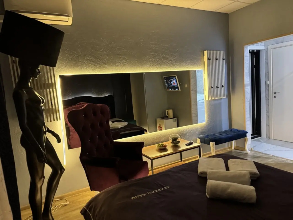 Отель Room Room