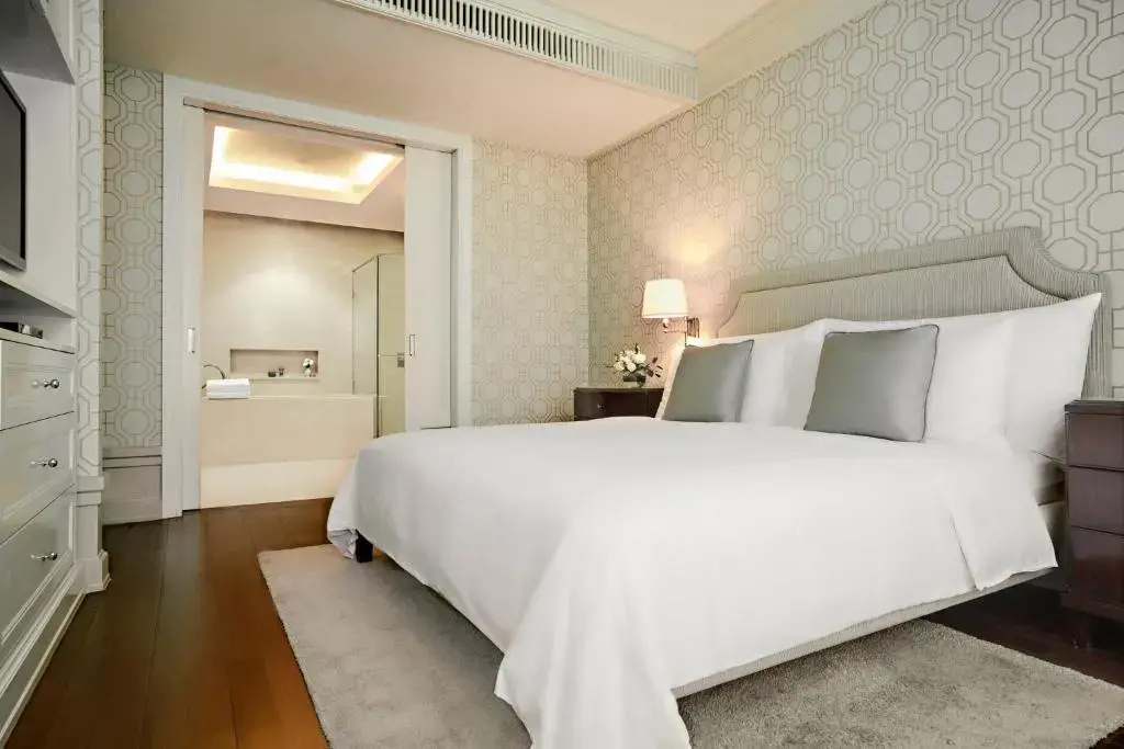 Отель Oriental Residence Bangkok
