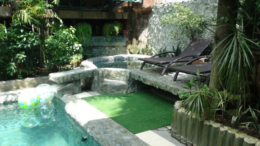 MBs Garden Inn