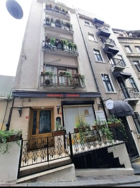 Апарт-отель ELEGANCE CIHANGIR APART