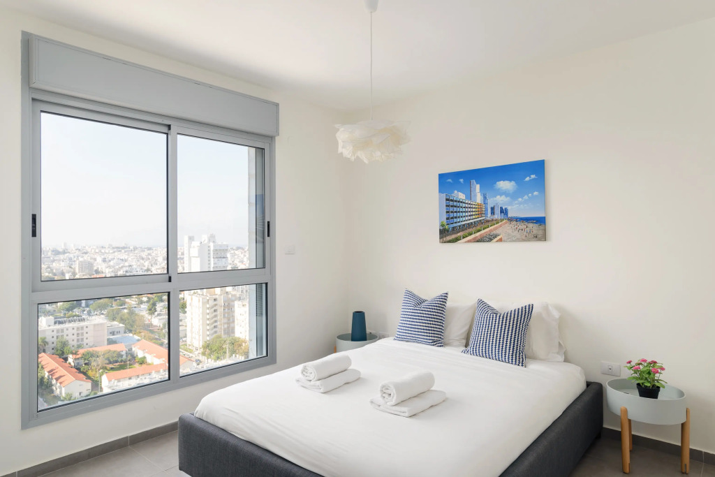 Апартаменты Deluxe & Terrace with City Overview by FeelHome