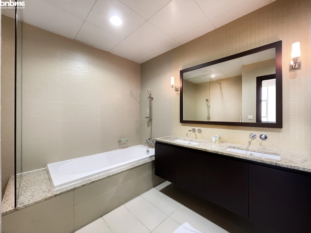 Апартаменты bnbmehomes | Look over the Palm and Arabian Sea-504