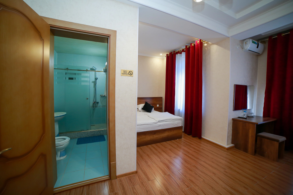 Rayhon Hotel