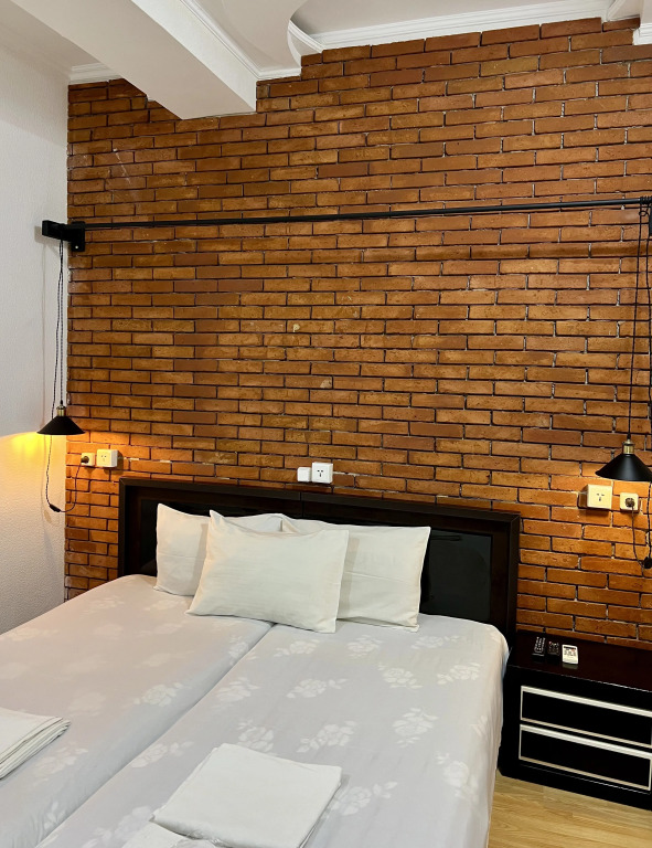 Vern Hotel