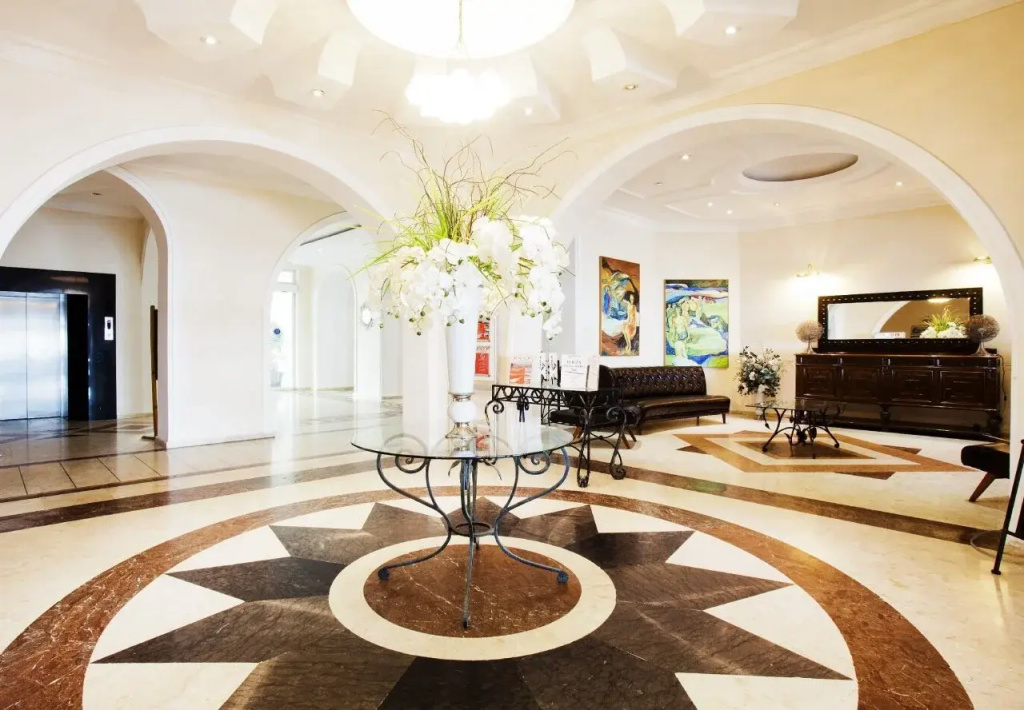 Dome Hotel