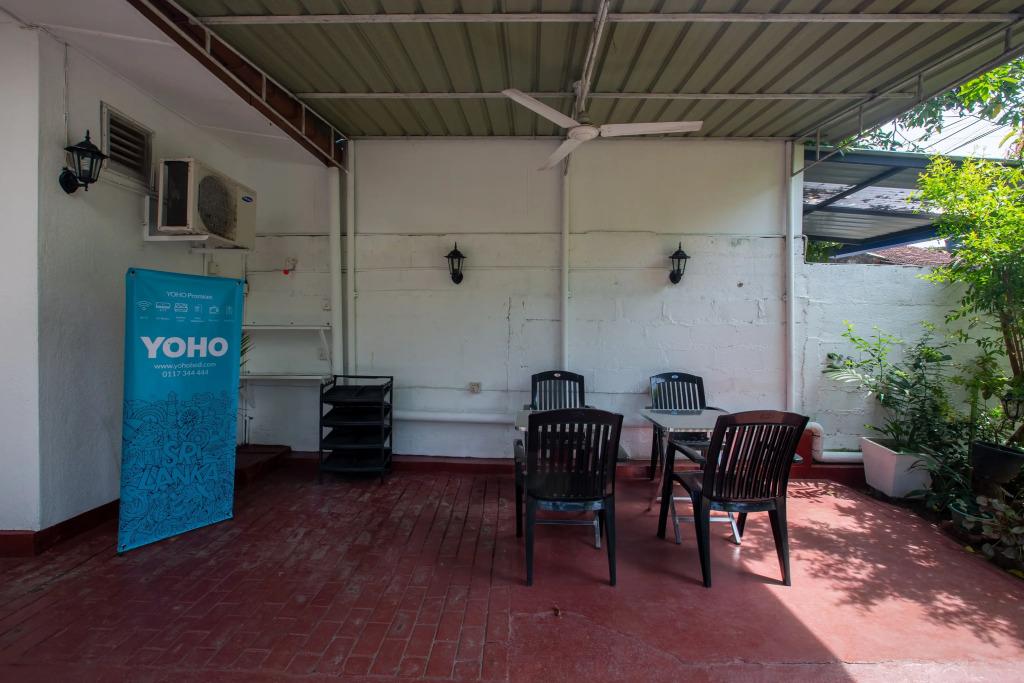 Отель Yoho White Villa