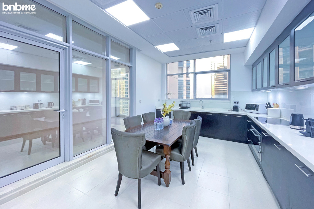 Апартаменты Luxury Penthouse with Marina and Sea Views|bnbme-2301