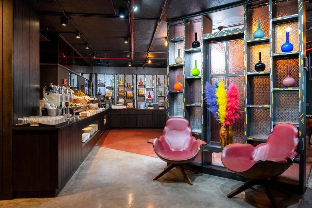 RakYim Siam - Sukhumvit 15
