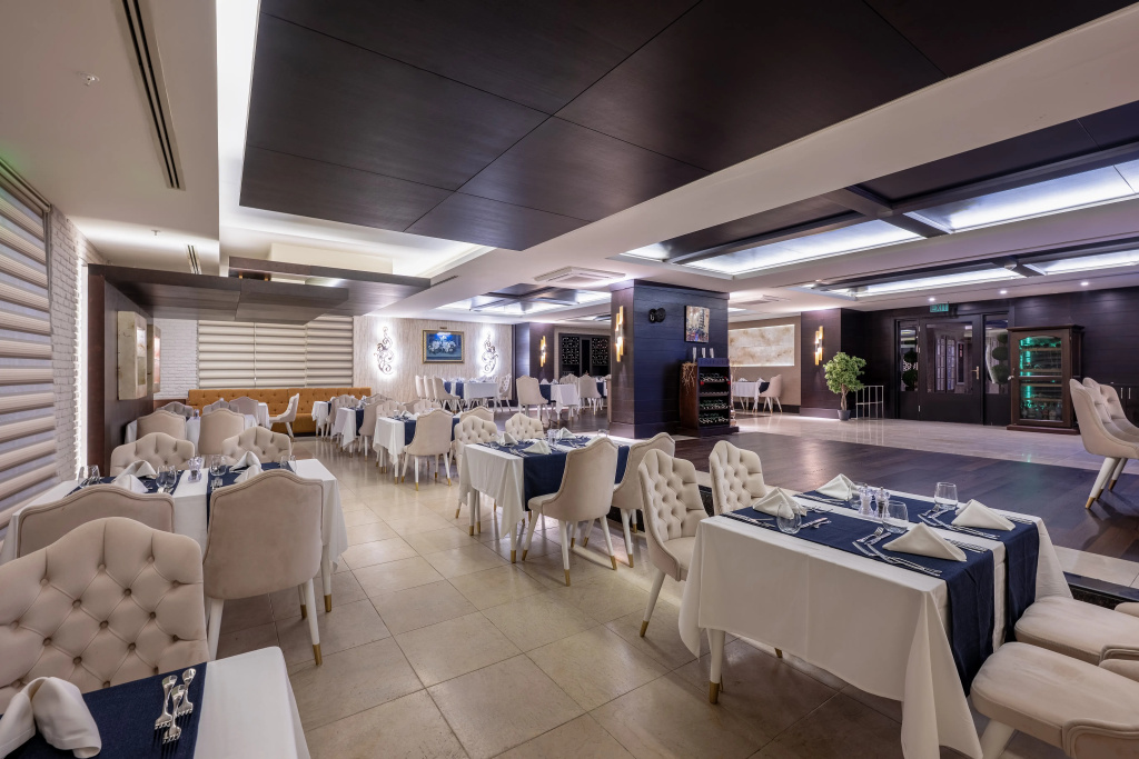 Porto Bello Hotel Resort & Spa