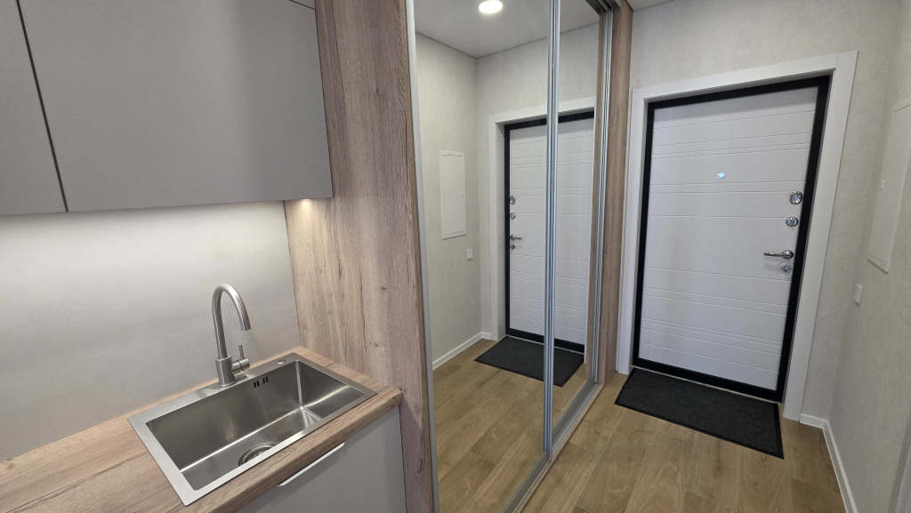 Квартира у метро 100 м