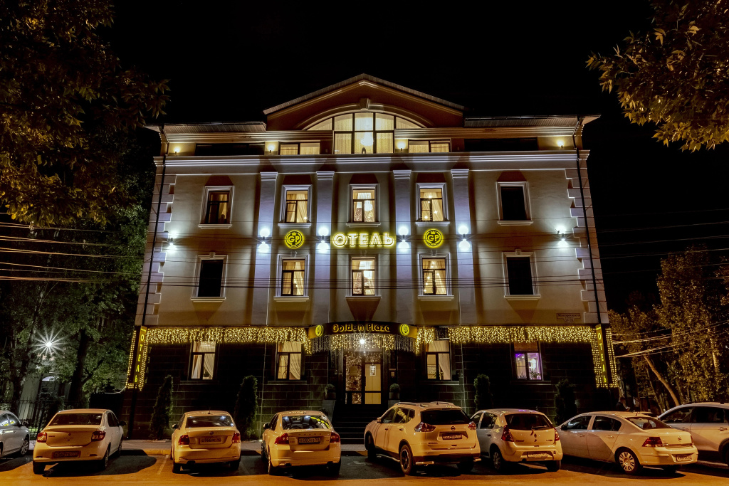 Отель Golden Plaza