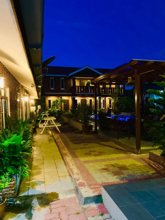 DLima Beach Inn