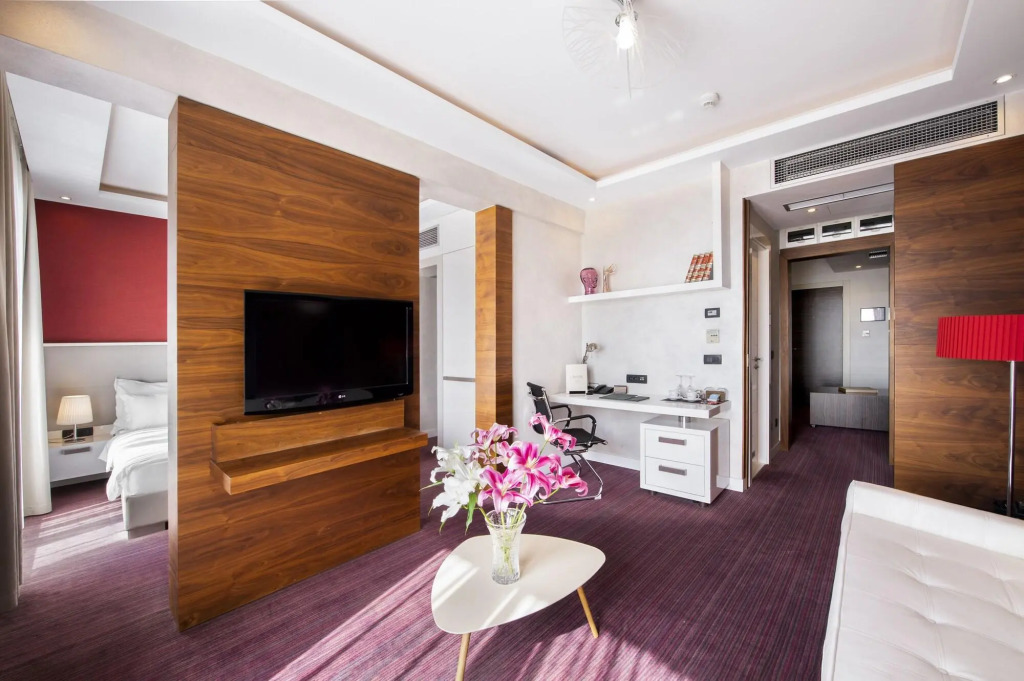 Отель Crystal Hotel Belgrade