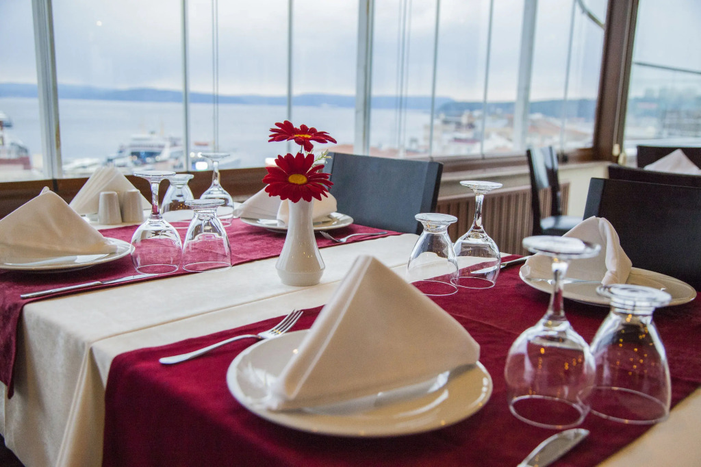 Çanak Hotel