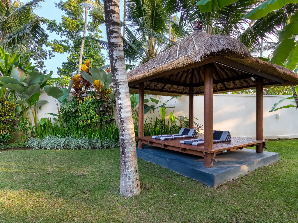 Villa Candi Kecil Empat by Villa Finder