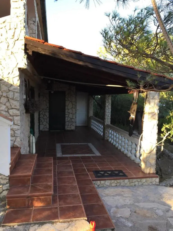 Pauk Villa