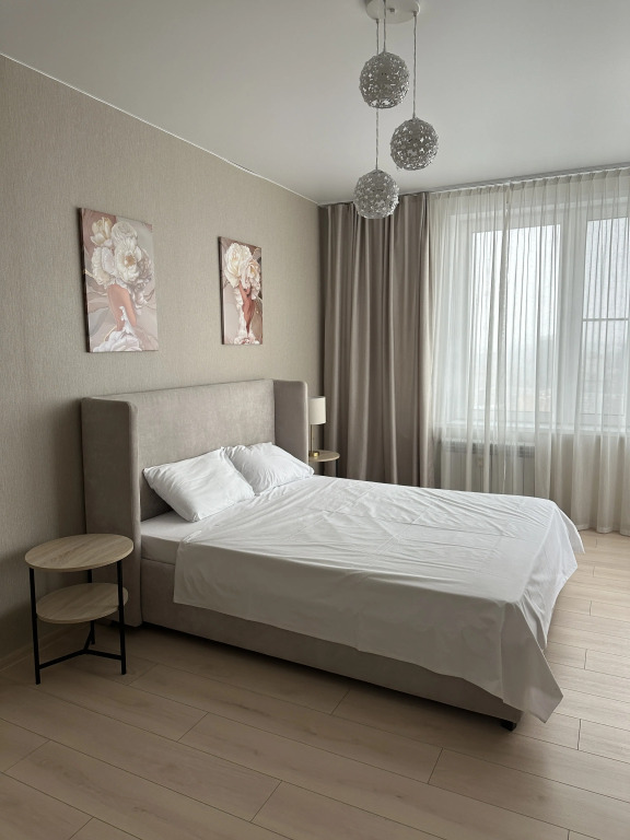 Квартира Krasroom с 3 комнатами в ЖК Параллели
