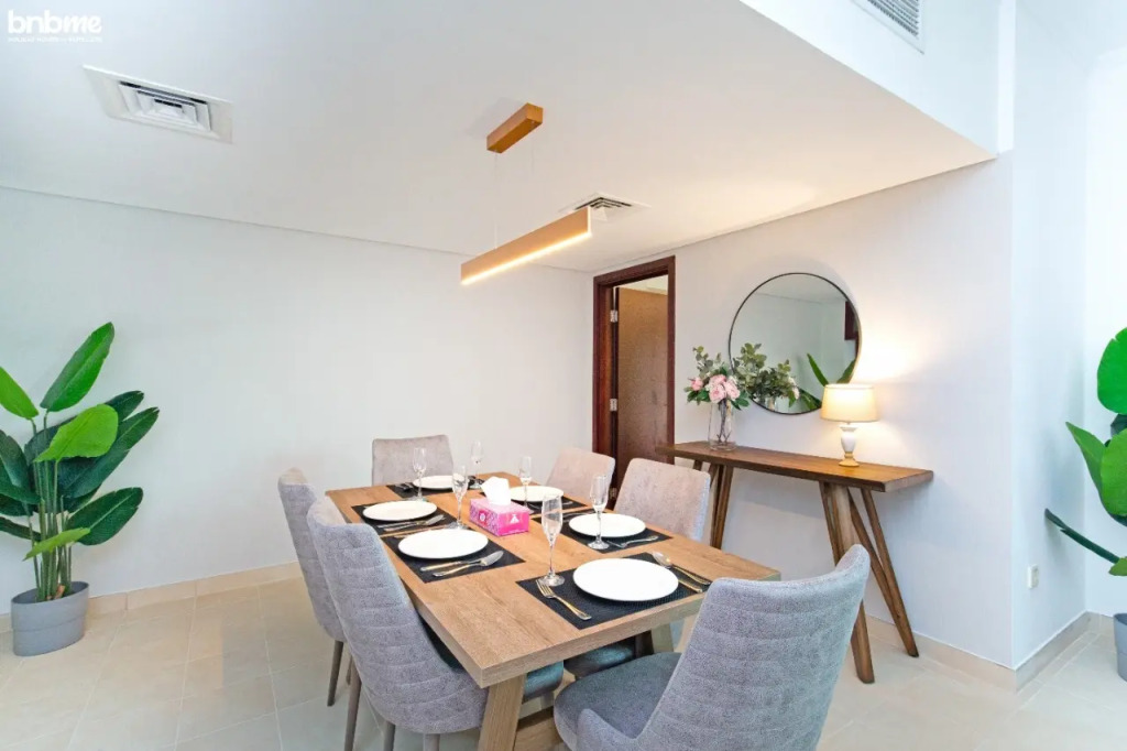 Апартаменты bnbmehomes | 2 BR Stunning Lake Views in Greens-205