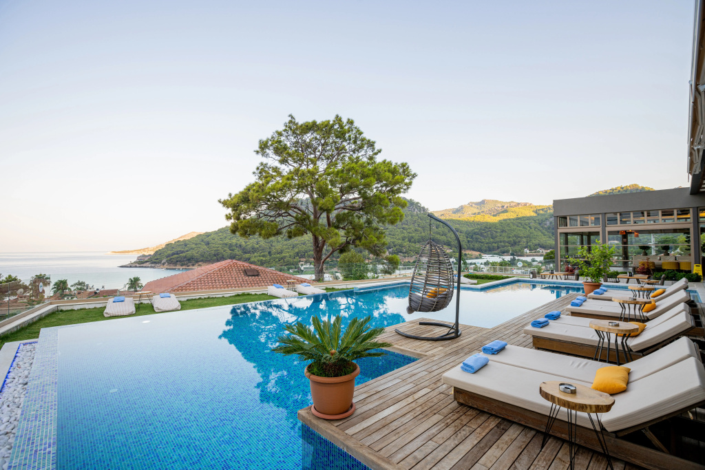 Melanippe Relaxing Hotel