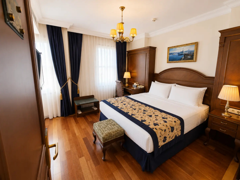 GLK PREMIER The Home Suites & Spa