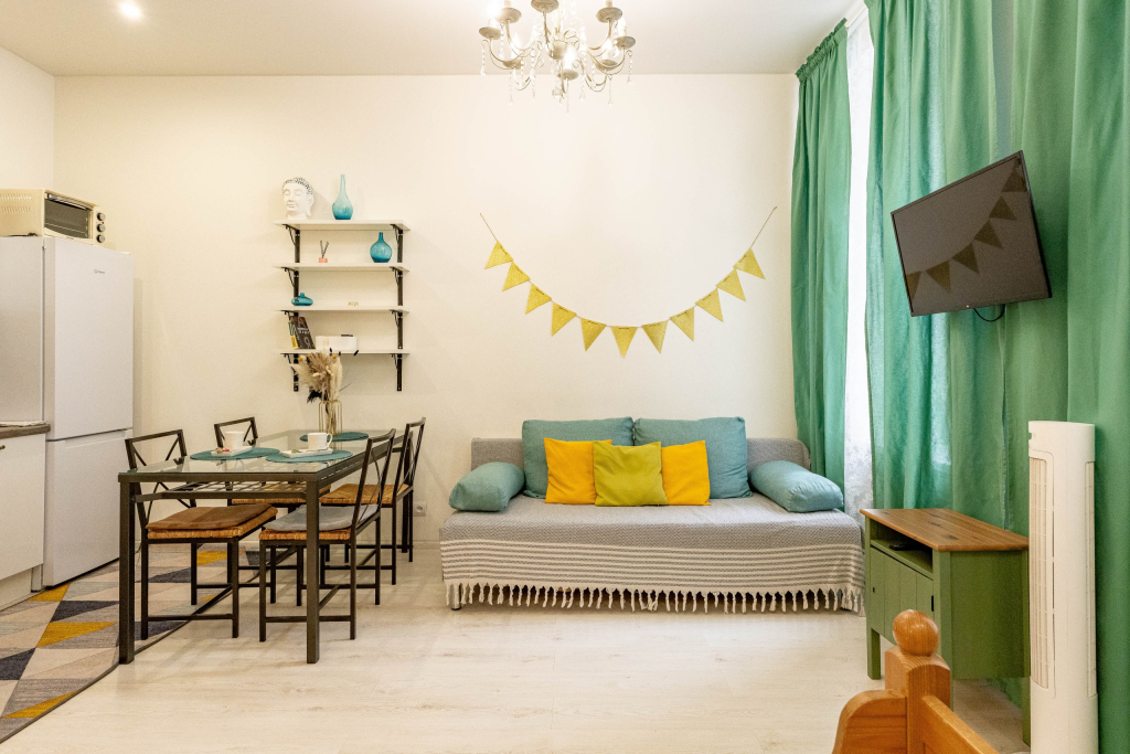 Квартира Студия Sergeew Apartments у нaбеpeжной Фoнтaнки