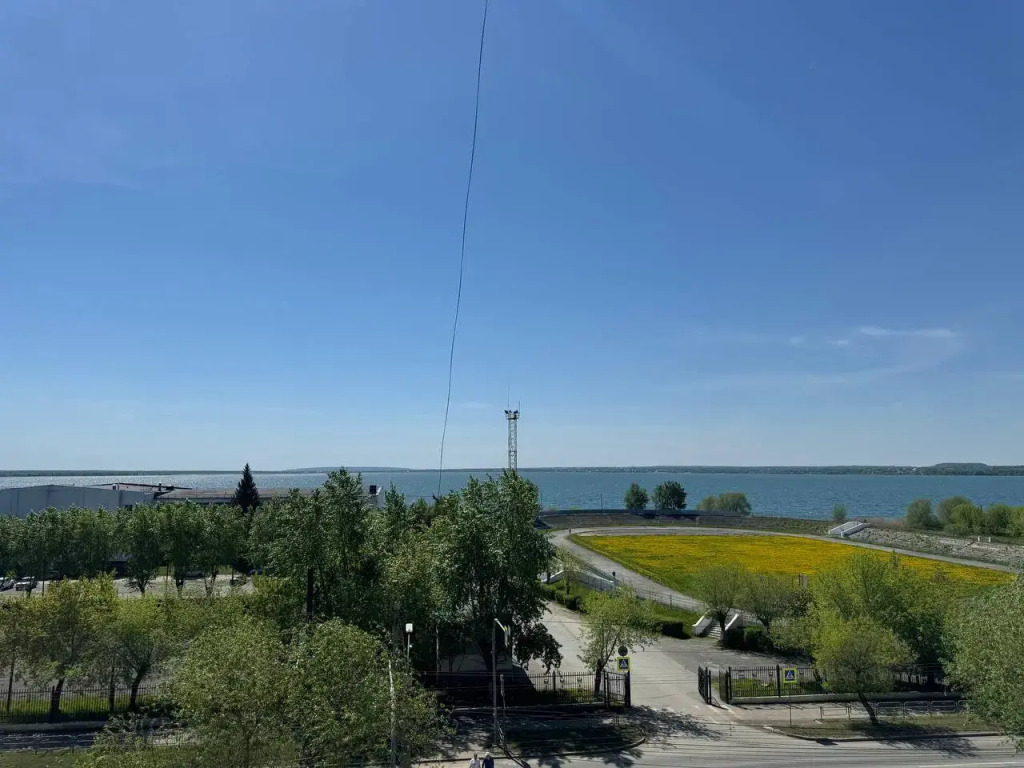Жилое помещение Квартира с кондиционером и видом на озеро